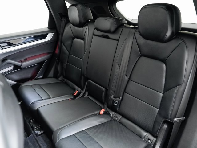 Used 2024 Porsche Cayenne image 24