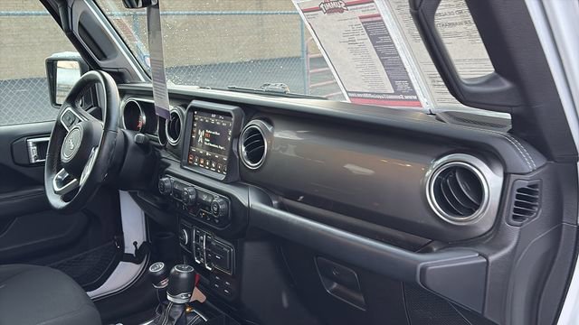 Used 2019 Jeep Wrangler Unlimited Sahara image 27