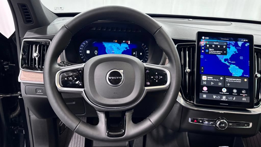 Certified 2025 Volvo XC90 B5 Plus AWD/4WD image 13