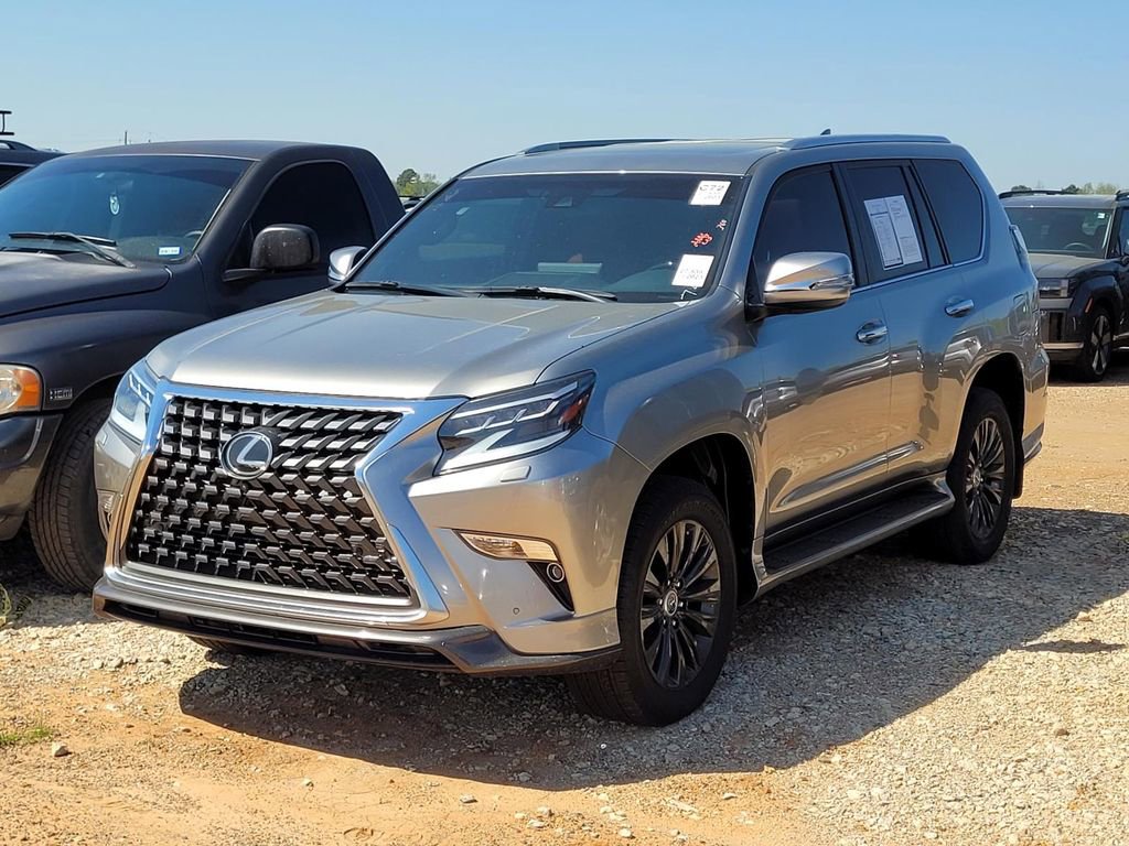 Used 2023 Lexus GX 460 Luxury w/ Sport Design Package image 3