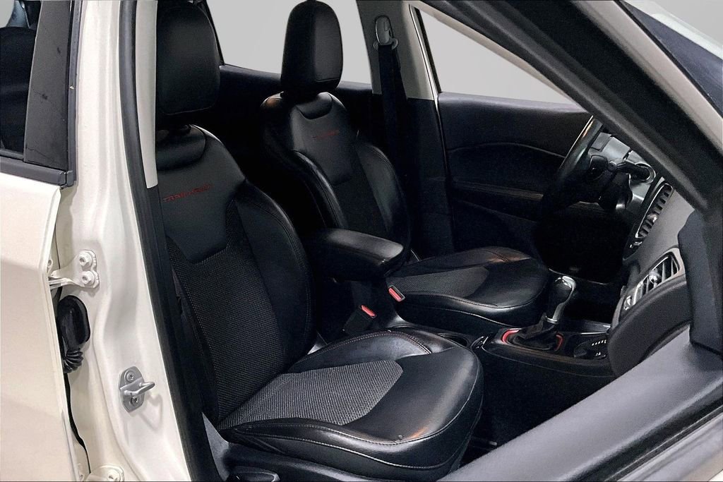 Used 2018 Jeep Compass Trailhawk w/ Navigation Group image 28