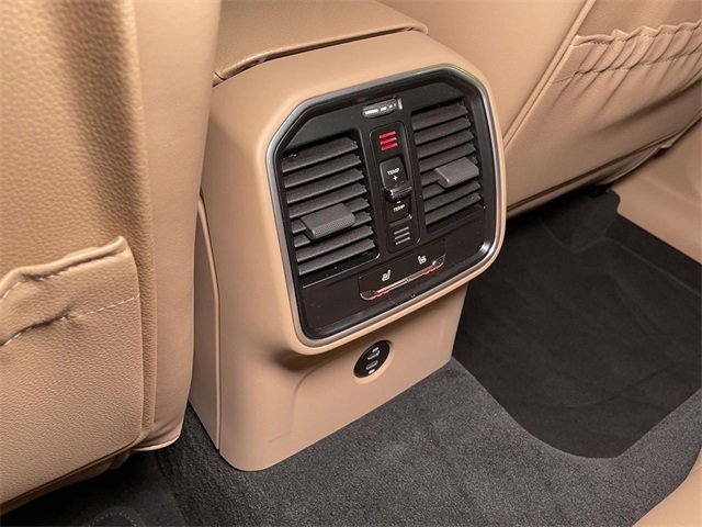 Certified 2025 Porsche Macan image 25