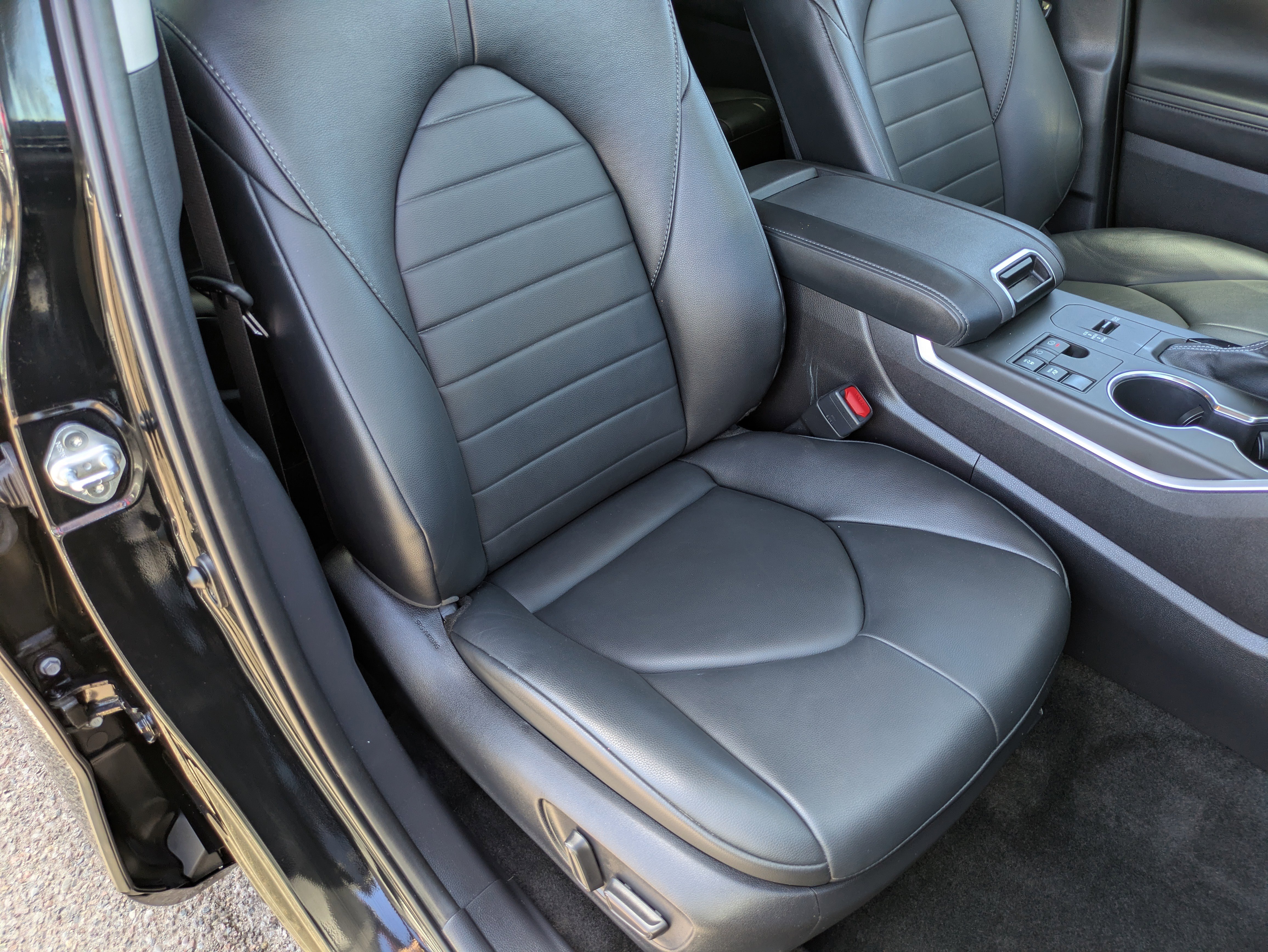 Used 2024 Toyota Highlander XLE image 10