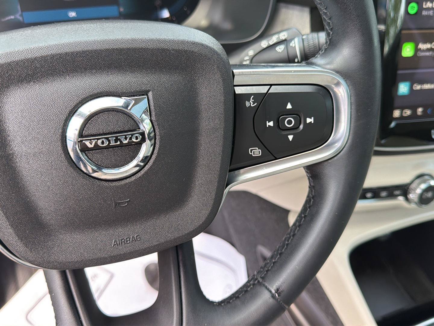 Used 2023 Volvo XC40 B5 Plus w/ Climate Package AWD/4WD image 19