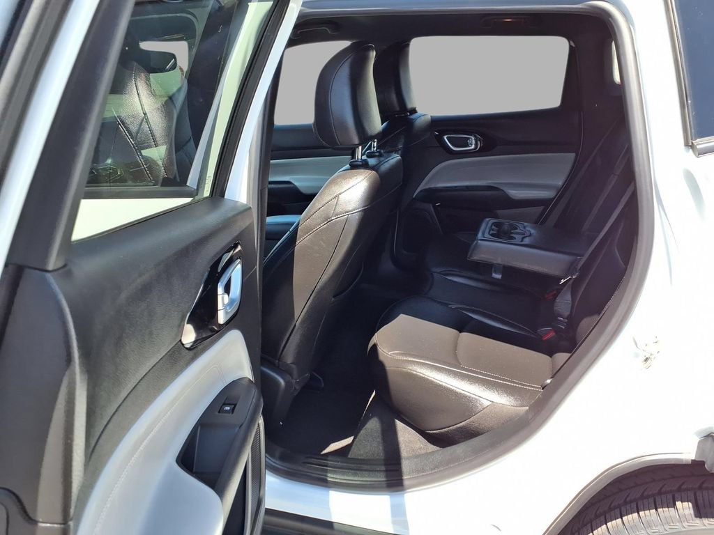 Certified 2025 Jeep Compass Limited AWD/4WD image 26