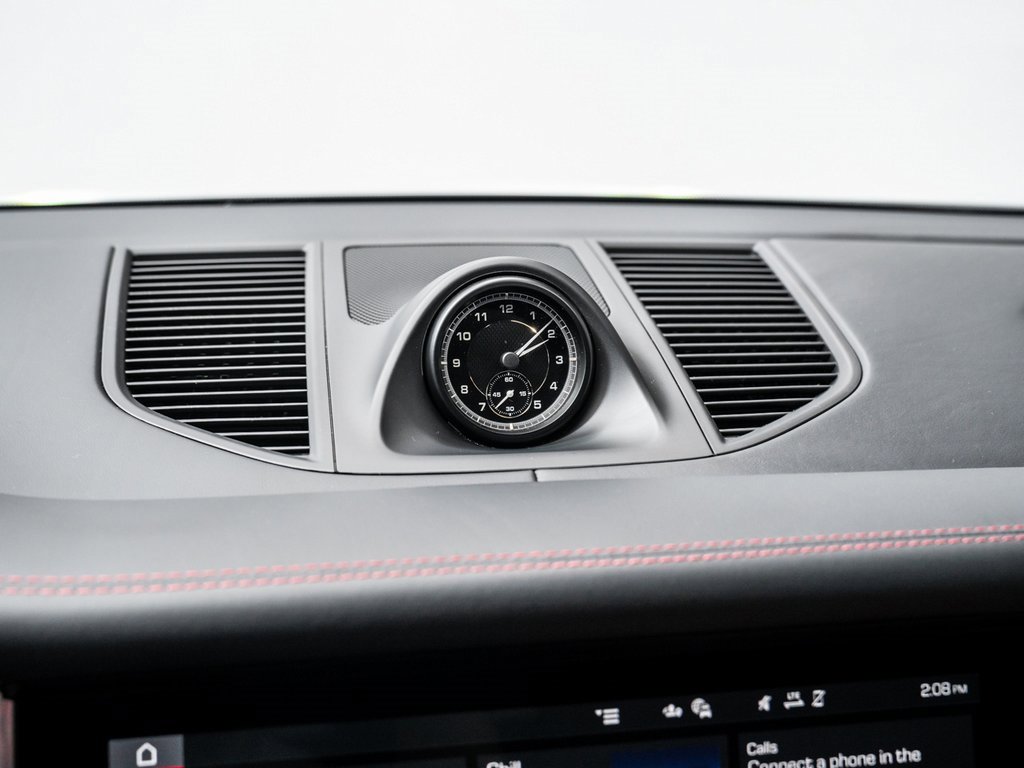 Used 2025 Porsche Macan image 16