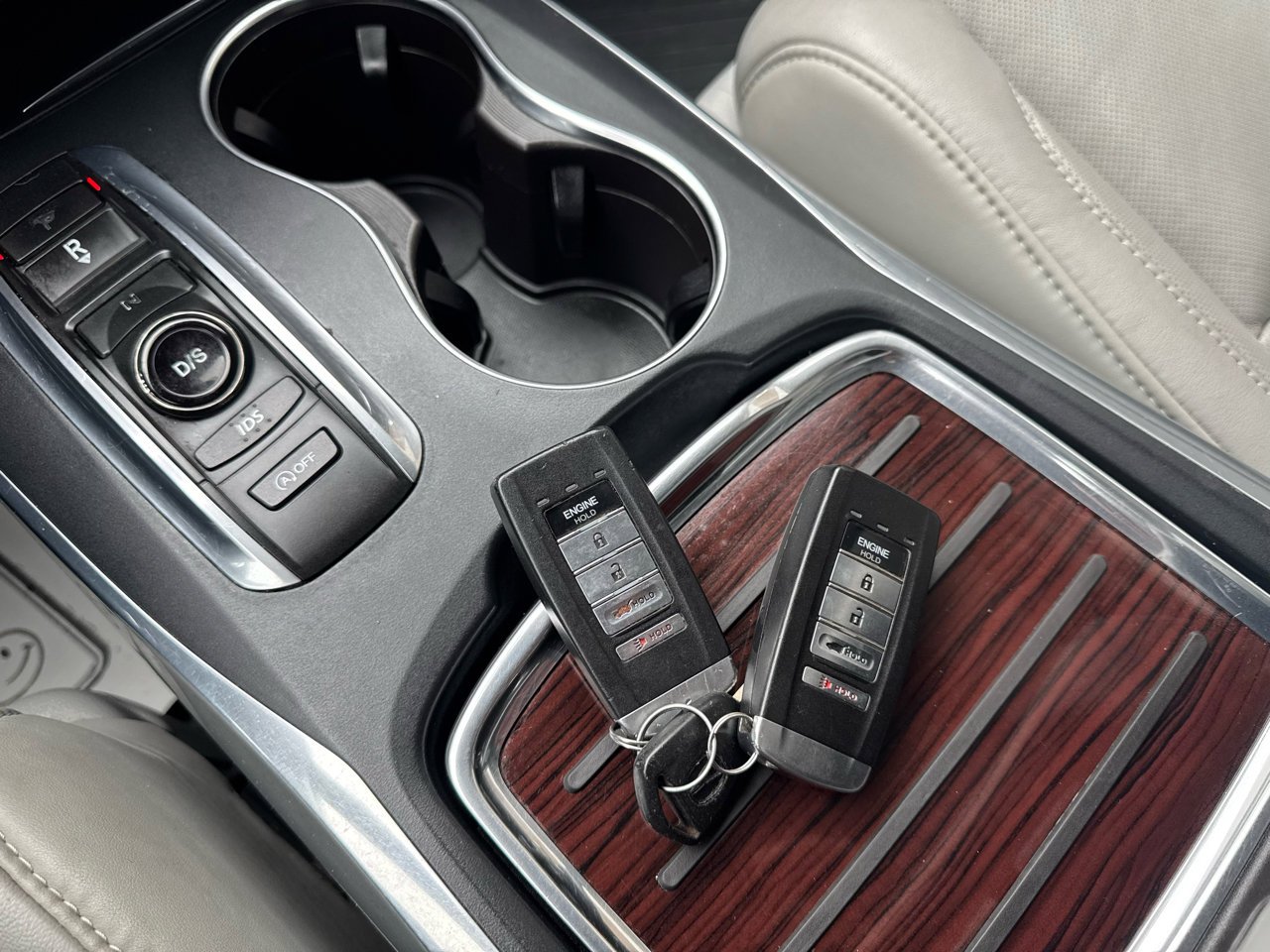 Used 2016 Acura MDX SH-AWD image 22