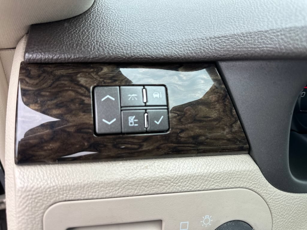 Used 2008 Cadillac DTS w/ Sun And Sound Package FWD image 29