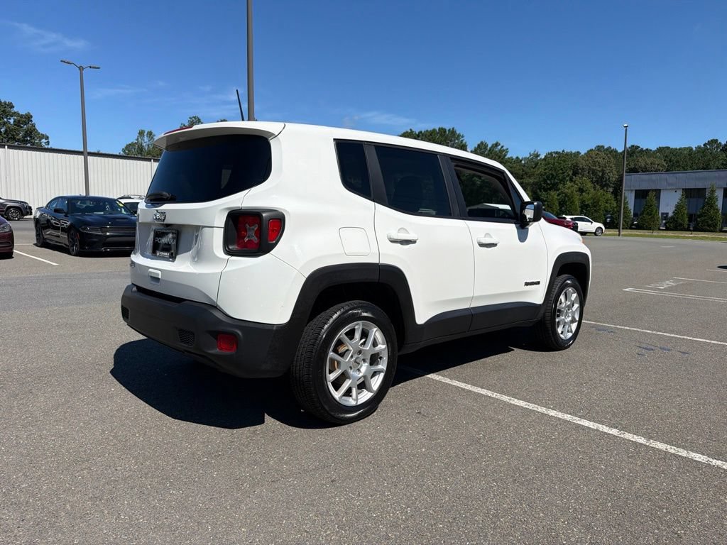 Used 2023 Jeep Renegade Latitude AWD/4WD image 5