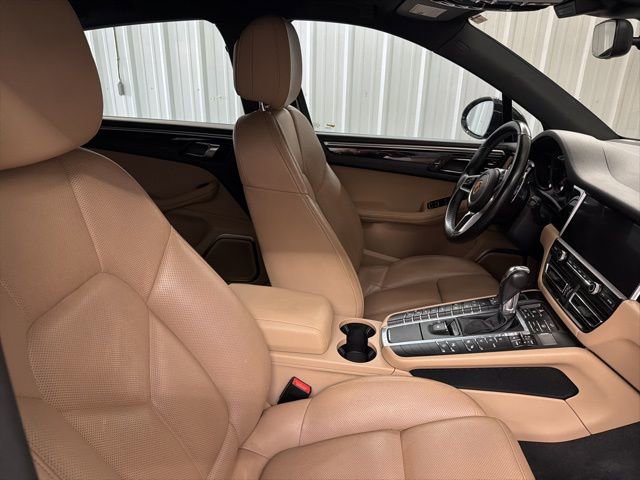 Used 2019 Porsche Macan AWD/4WD image 23