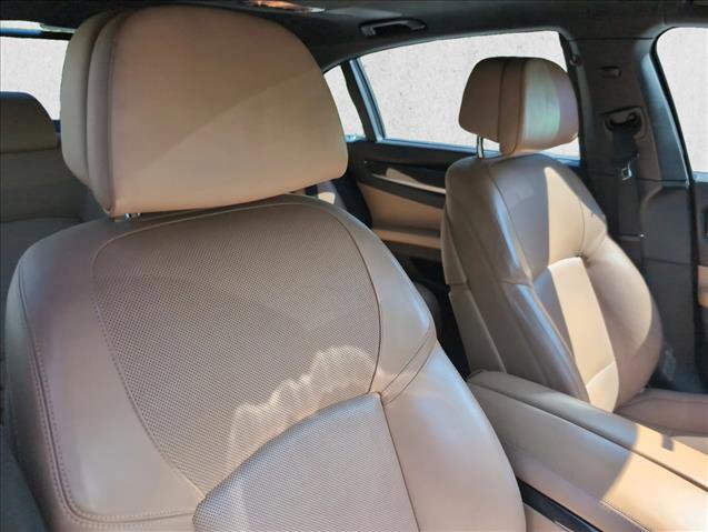 Used 2015 BMW 750Li xDrive image 24