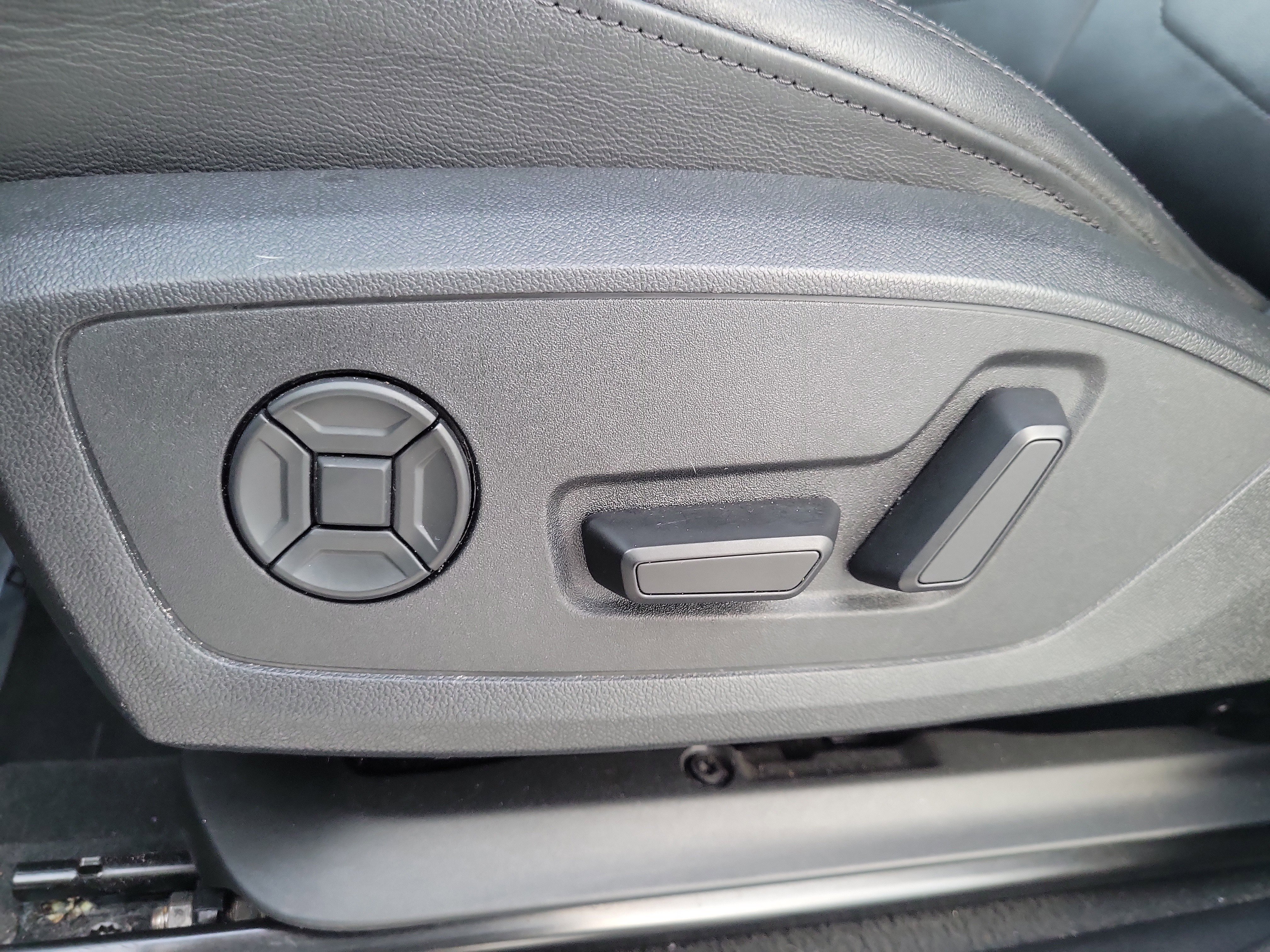 Used 2024 Audi Q3 2.0T Premium AWD/4WD image 15