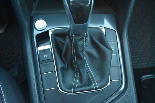 Used 2023 Volkswagen Tiguan SE image 30