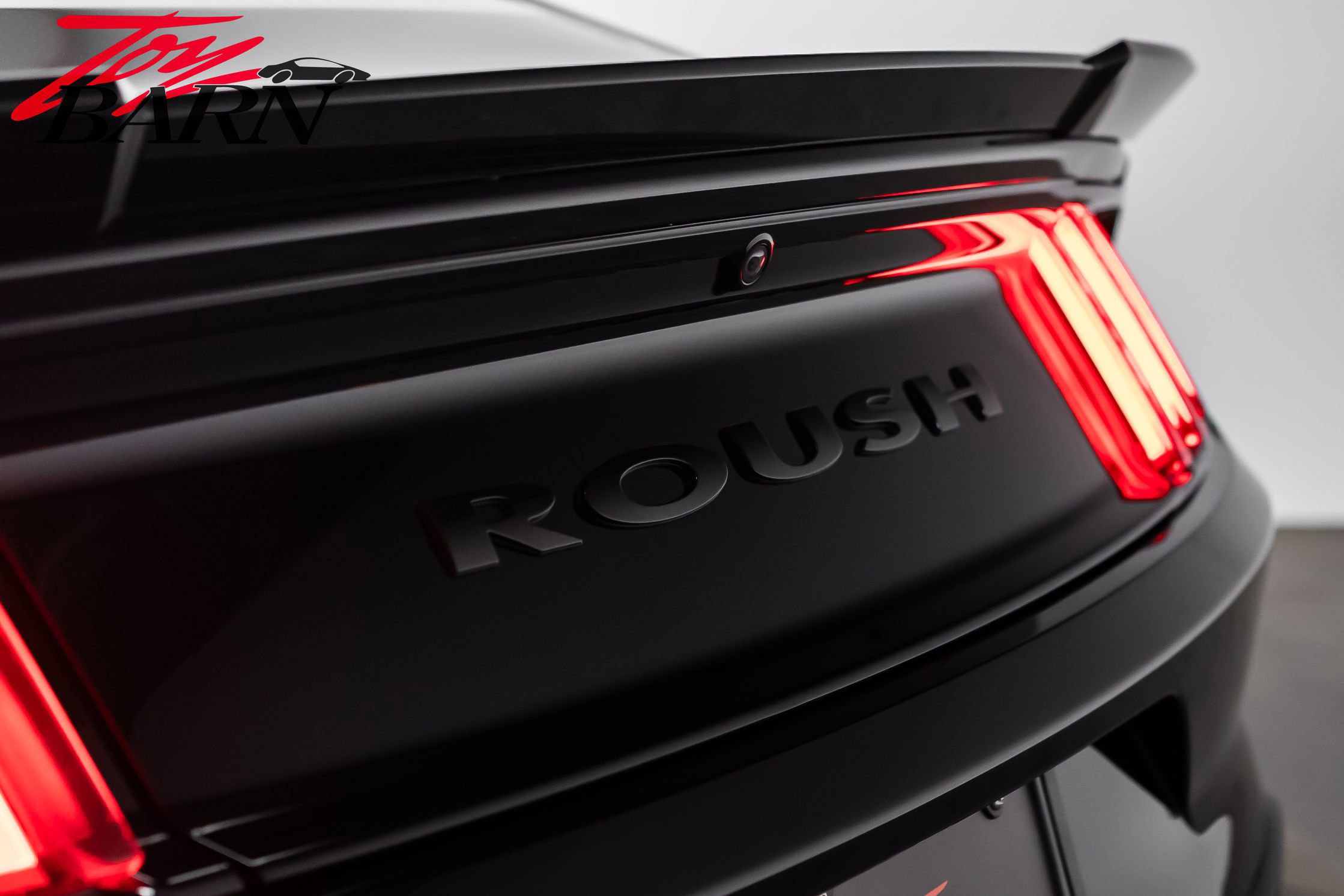 Used 2016 Ford Mustang GT Premium w/ GT Performance Package RWD image 13