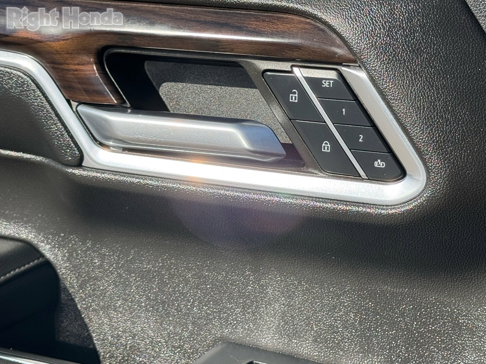 Used 2024 GMC Sierra 1500 SLT image 32