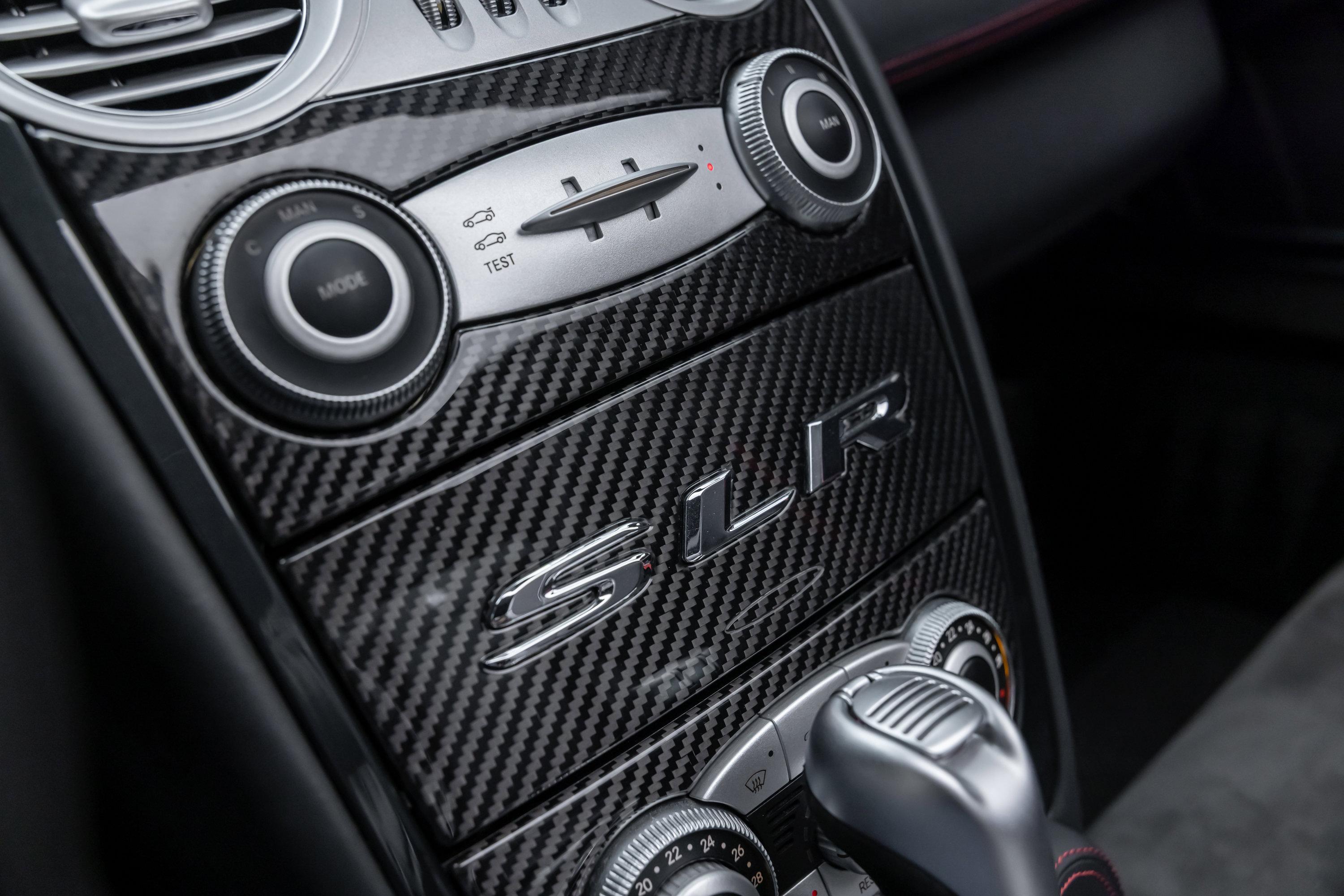 Used 2009 Mercedes-Benz SLR image 24