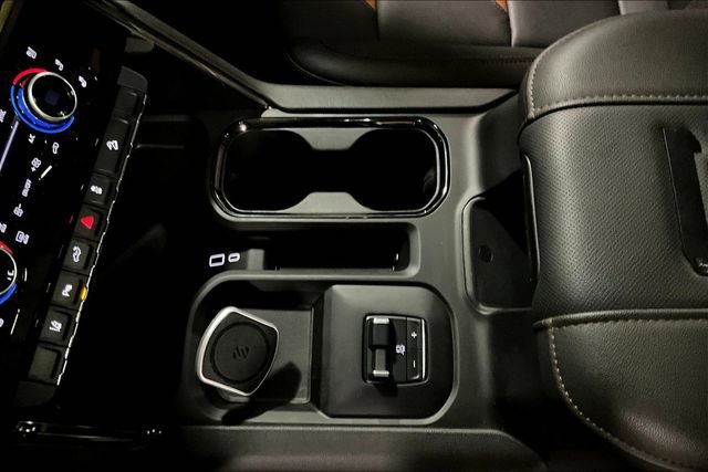 Used 2024 GMC Sierra 2500 AT4 w/ Technology Package image 34