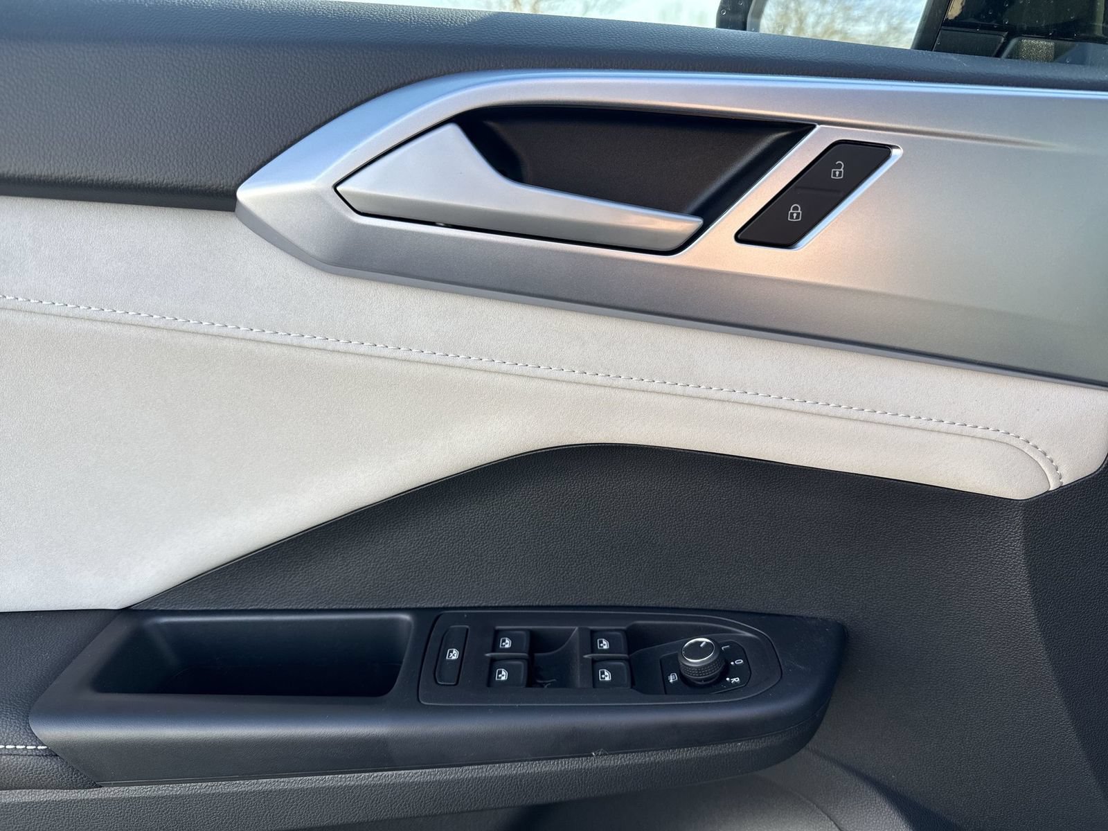 New 2026 Volkswagen Taos SE AWD/4WD image 15