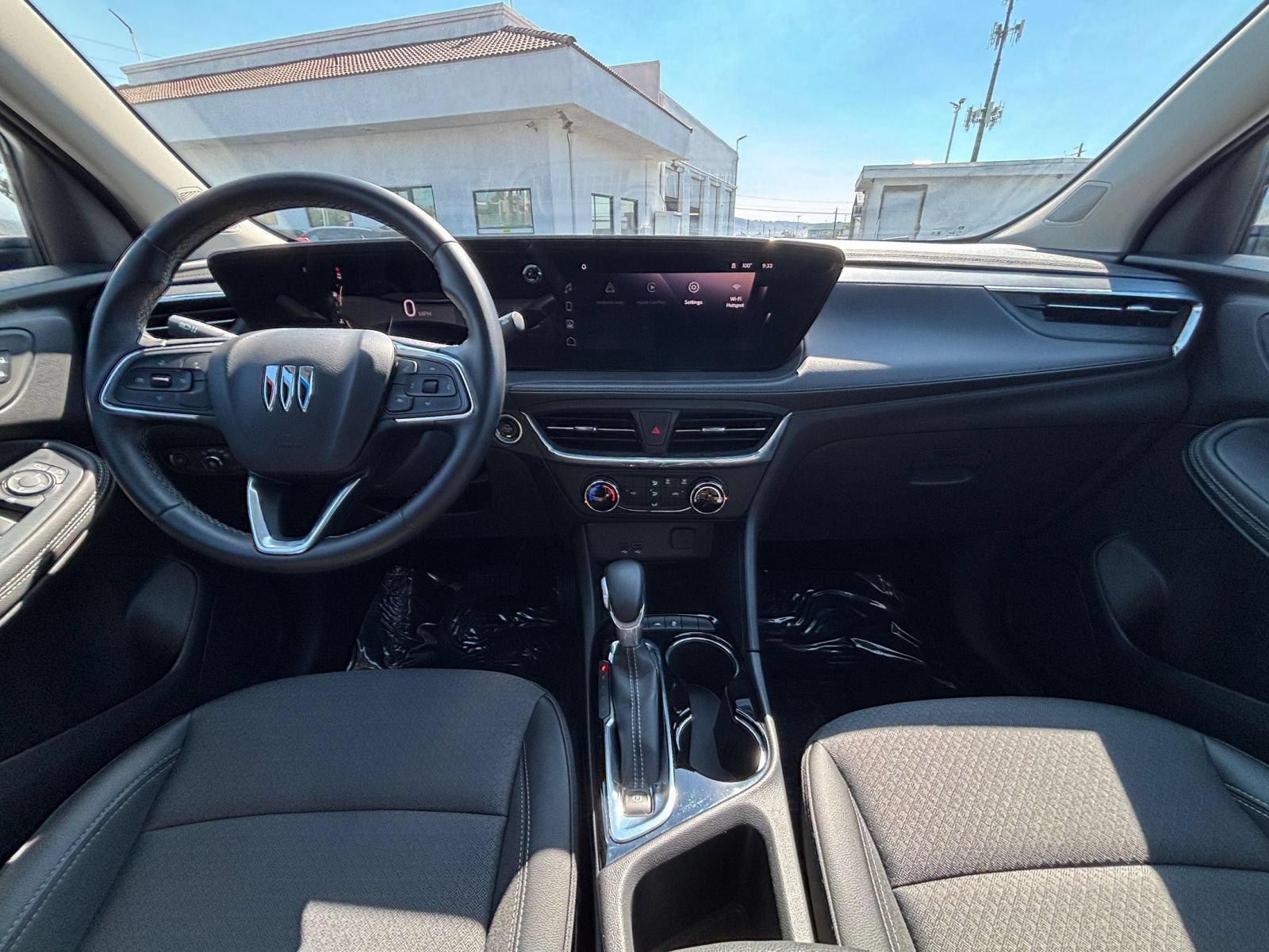 Used 2025 Buick Encore GX Preferred AWD/4WD image 31