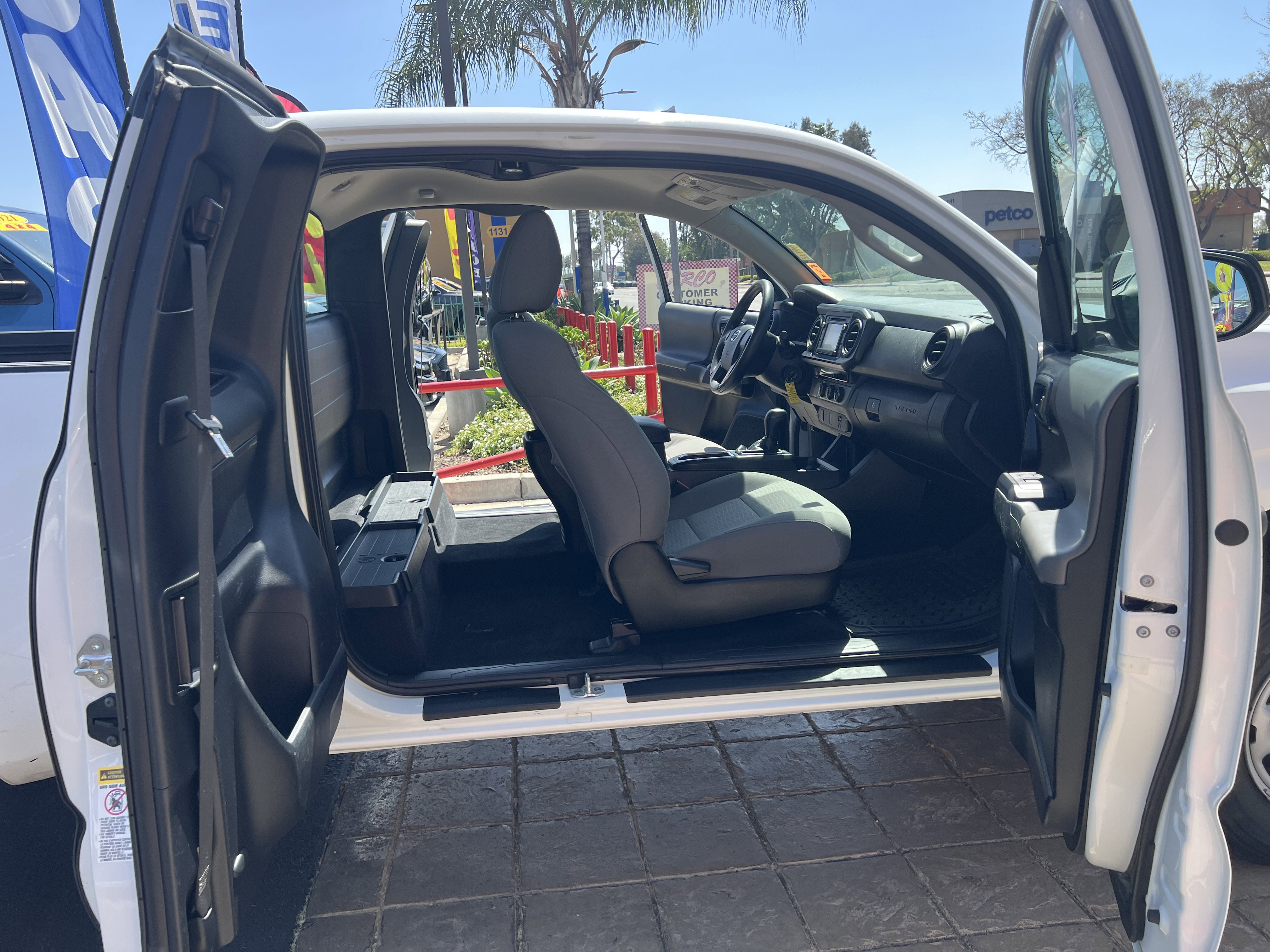 Used 2016 Toyota Tacoma SR RWD image 27