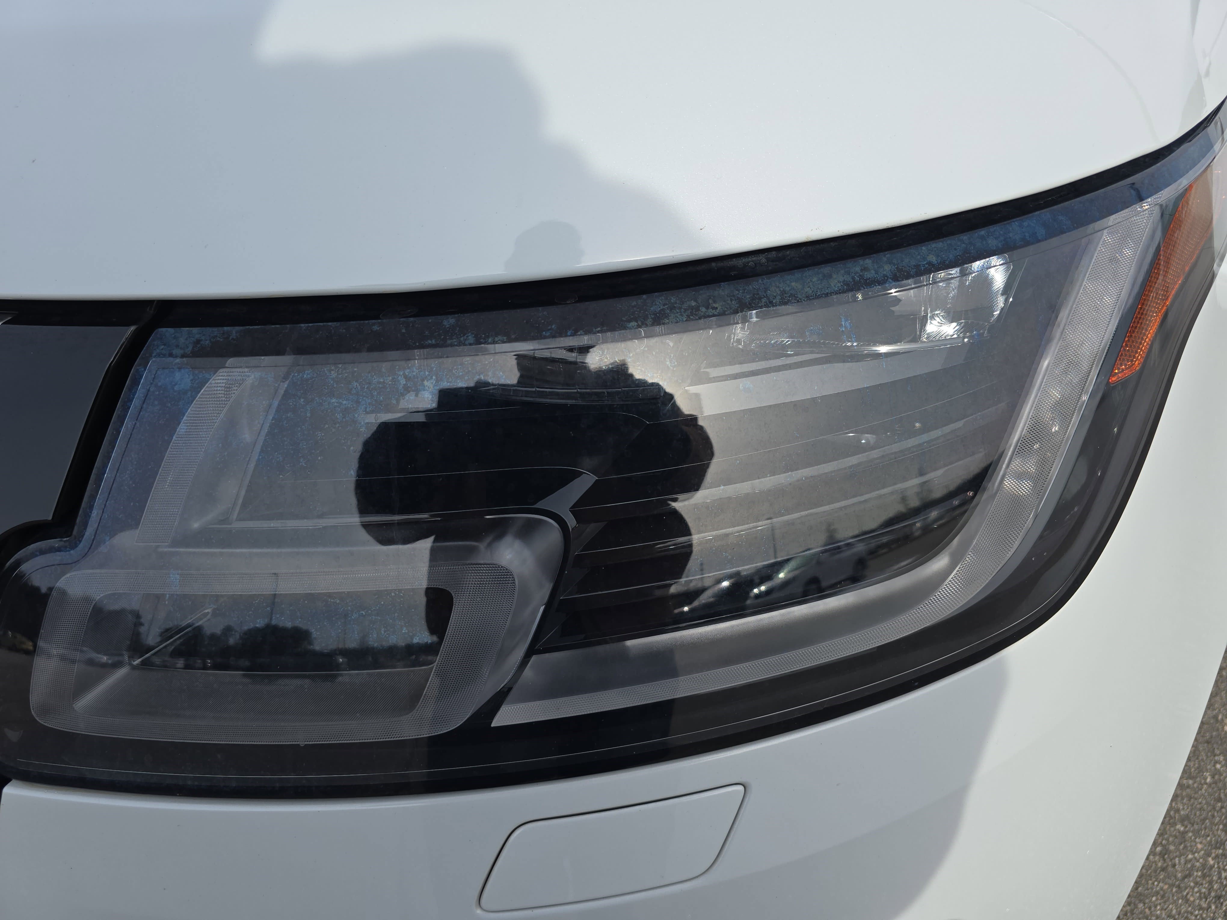 Used 2020 Land Rover Range Rover HSE image 31