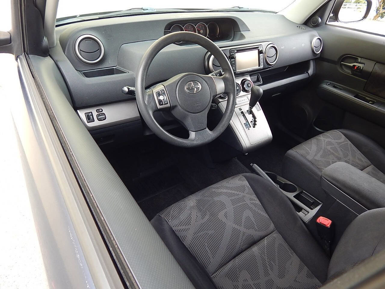 Used 2015 Scion xB image 11