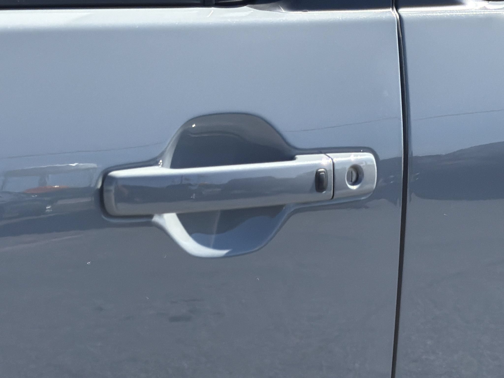 Used 2025 Nissan Frontier Pro-X RWD image 28