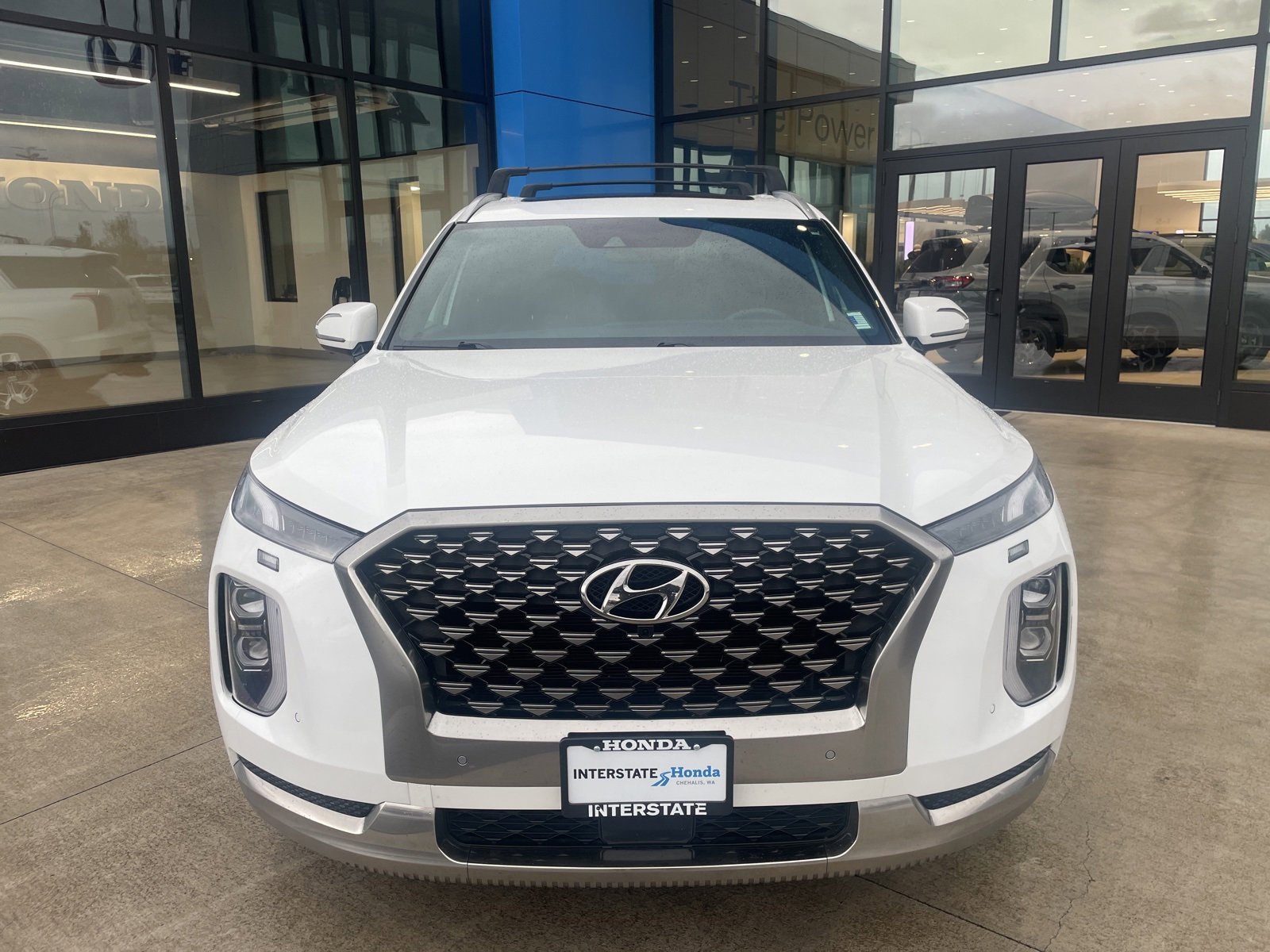 Used 2022 Hyundai Palisade Calligraphy w/ Winter Package image 2