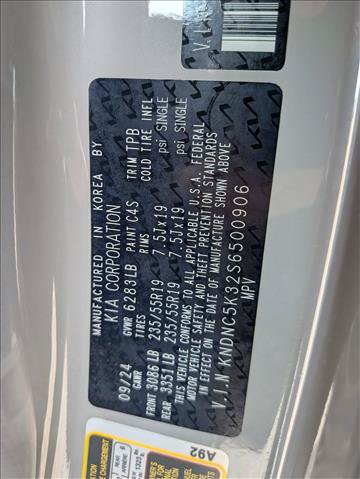 Used 2025 Kia Carnival EX FWD image 16