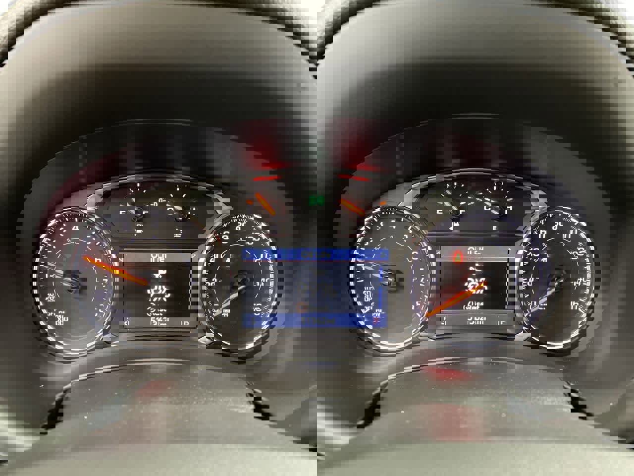 Used 2024 GMC Terrain SLT image 27