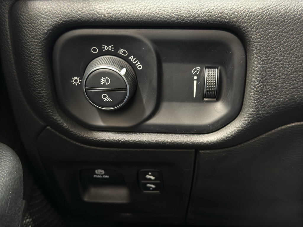 Used 2022 RAM 1500 Big Horn AWD/4WD image 31