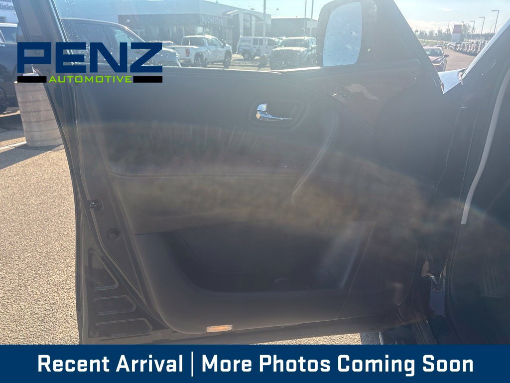Used 2019 Nissan Armada Platinum w/ Captain's Chairs Package AWD/4WD image 16