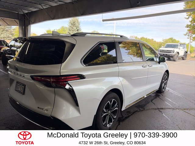 Certified 2025 Toyota Sienna Platinum AWD/4WD image 4
