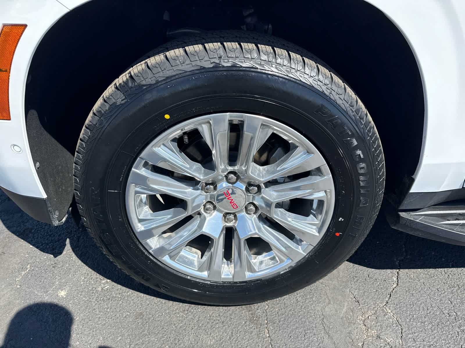 Certified 2025 GMC Yukon Denali AWD/4WD image 9