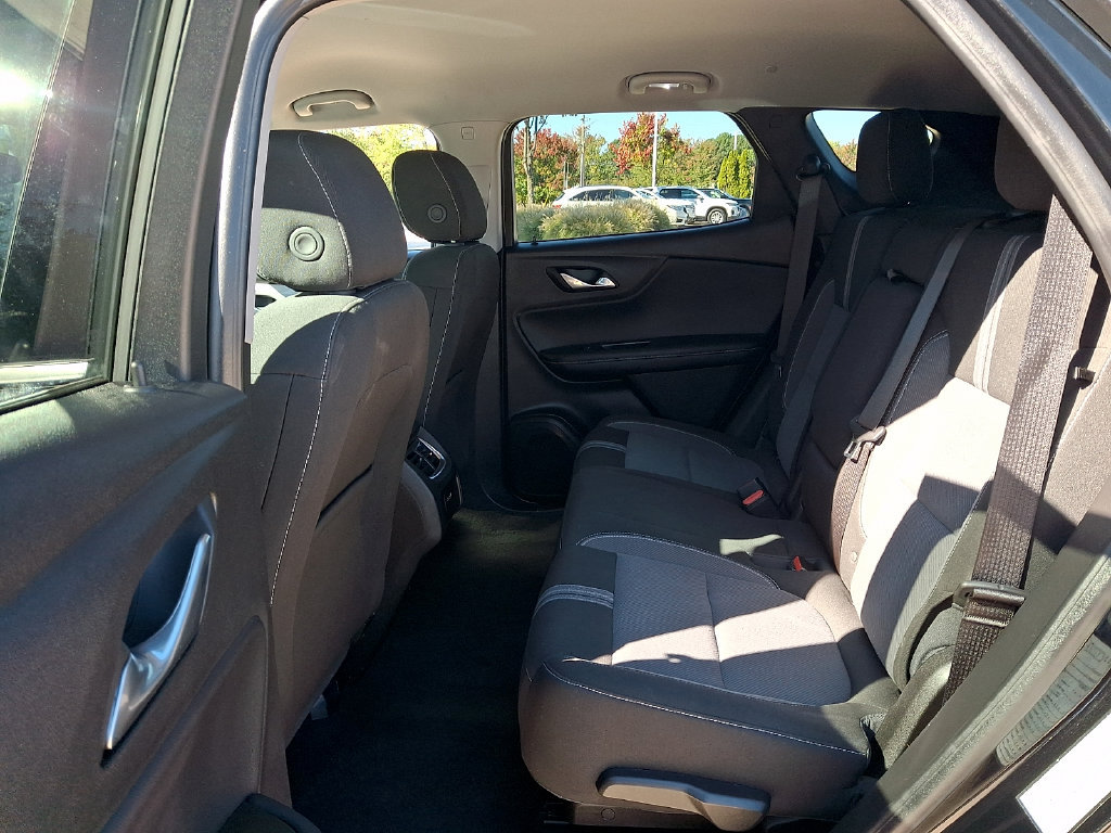 Used 2025 Chevrolet Blazer LT FWD image 10