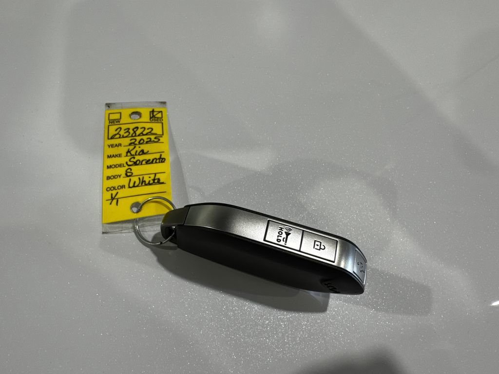 Used 2025 Kia Sorento S FWD image 44