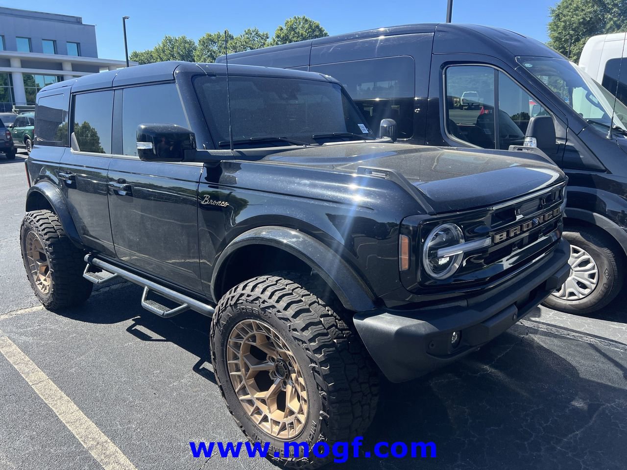 Used 2025 Ford Bronco Outer Banks AWD/4WD image 4