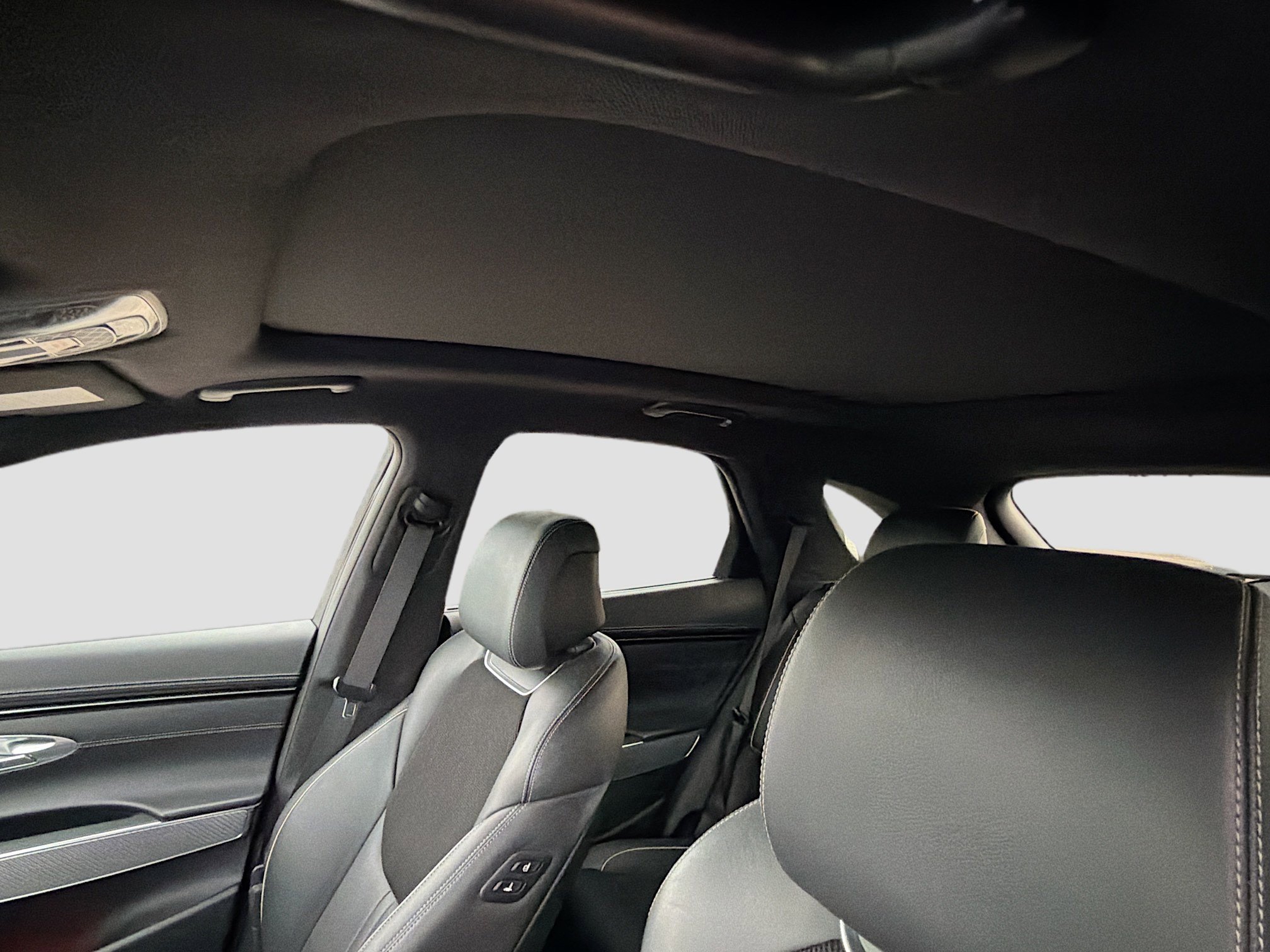 Used 2024 Genesis GV70 2.5T w/ Sport Prestige Package image 27