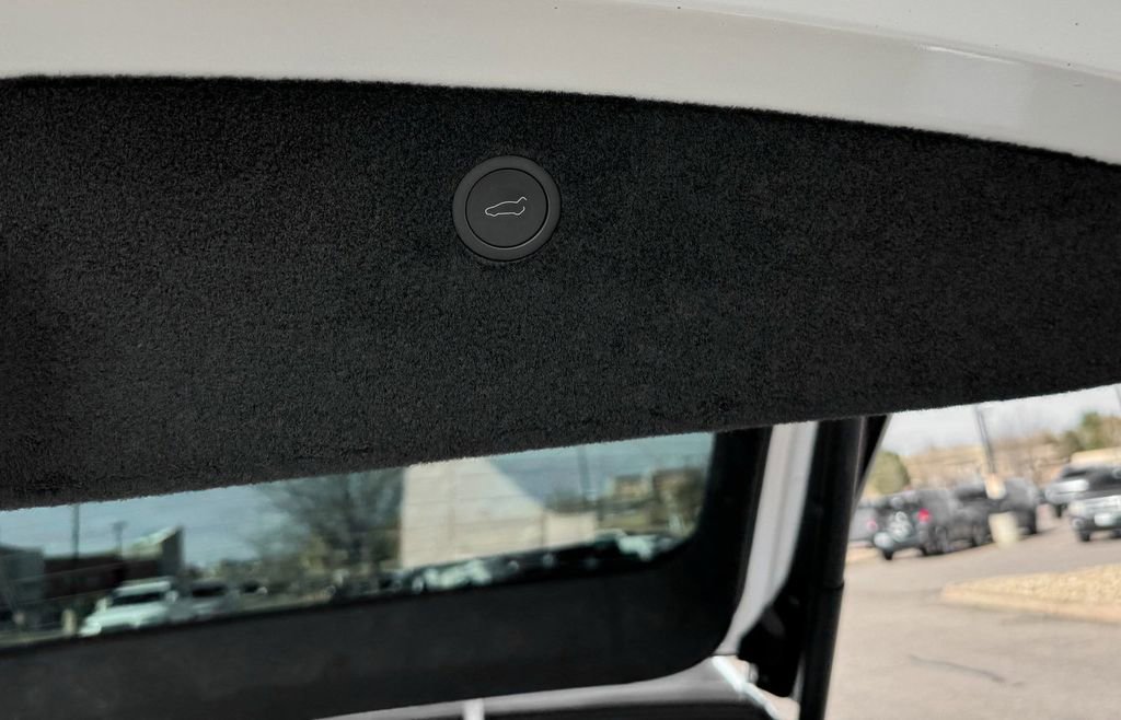 Used 2022 Tesla Model X Base image 13