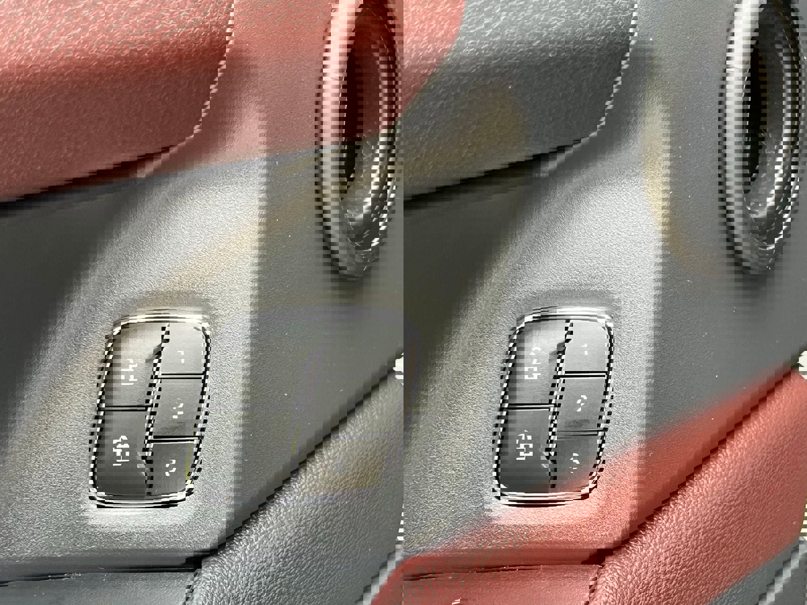 Used 2024 Ford Expedition Limited AWD/4WD image 27