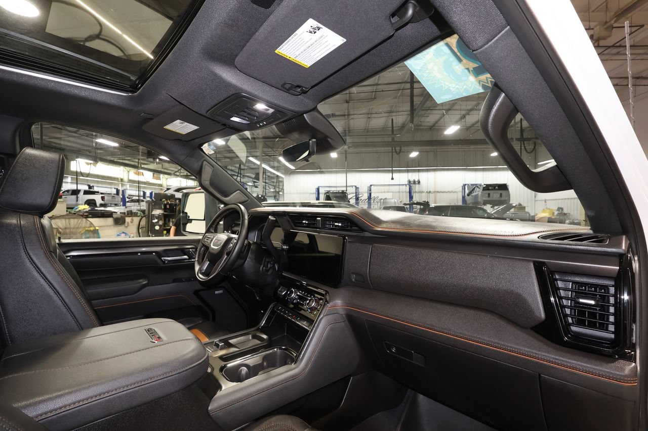 Used 2025 GMC Sierra 2500 AT4 w/ AT4 Premium Plus Package AWD/4WD image 28