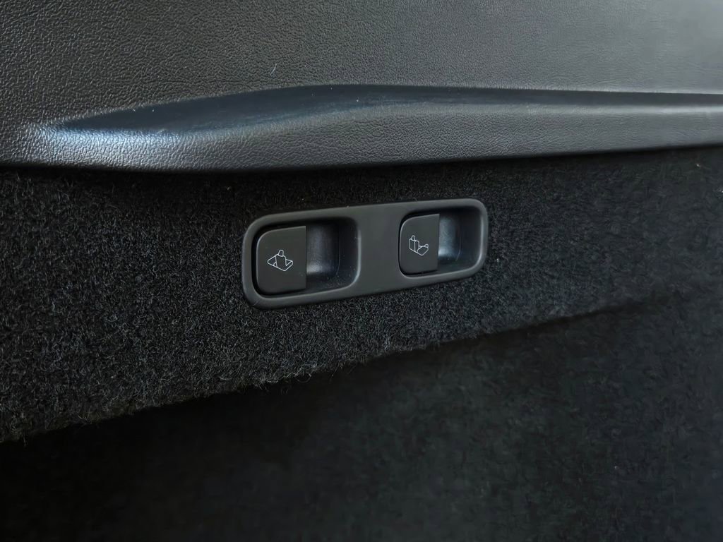 Used 2023 Tesla Model Y Long Range image 24