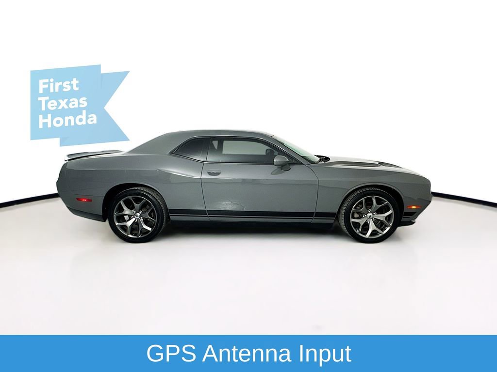Used 2017 Dodge Challenger SXT image 8