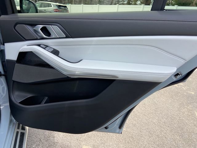Certified 2023 BMW X7 xDrive40i w/ M Sport Package image 25