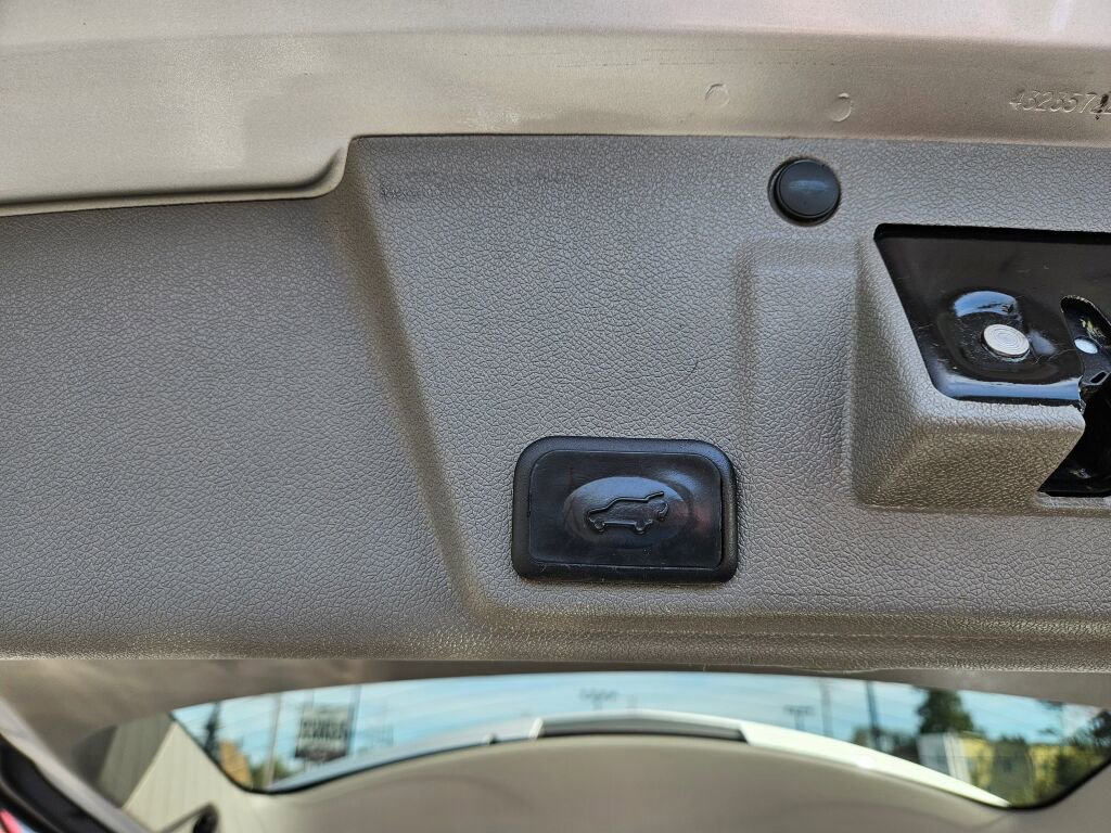 Used 2014 Chevrolet Traverse LTZ AWD/4WD image 12