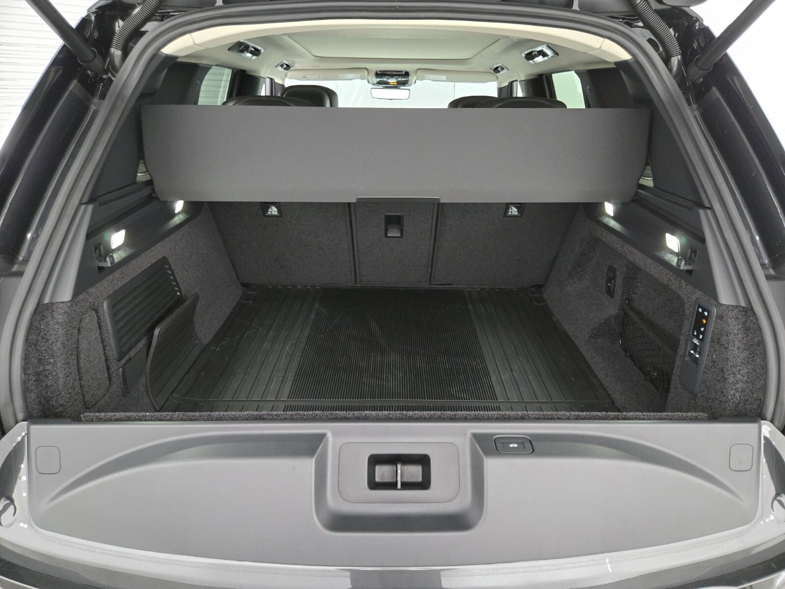 New 2025 Land Rover Range Rover Autobiography image 13