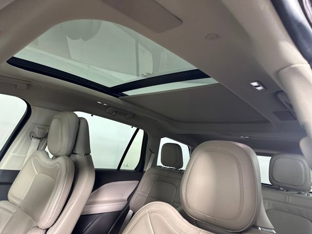 Used 2020 Lincoln Aviator Reserve w/ Equipment Group 202A image 12