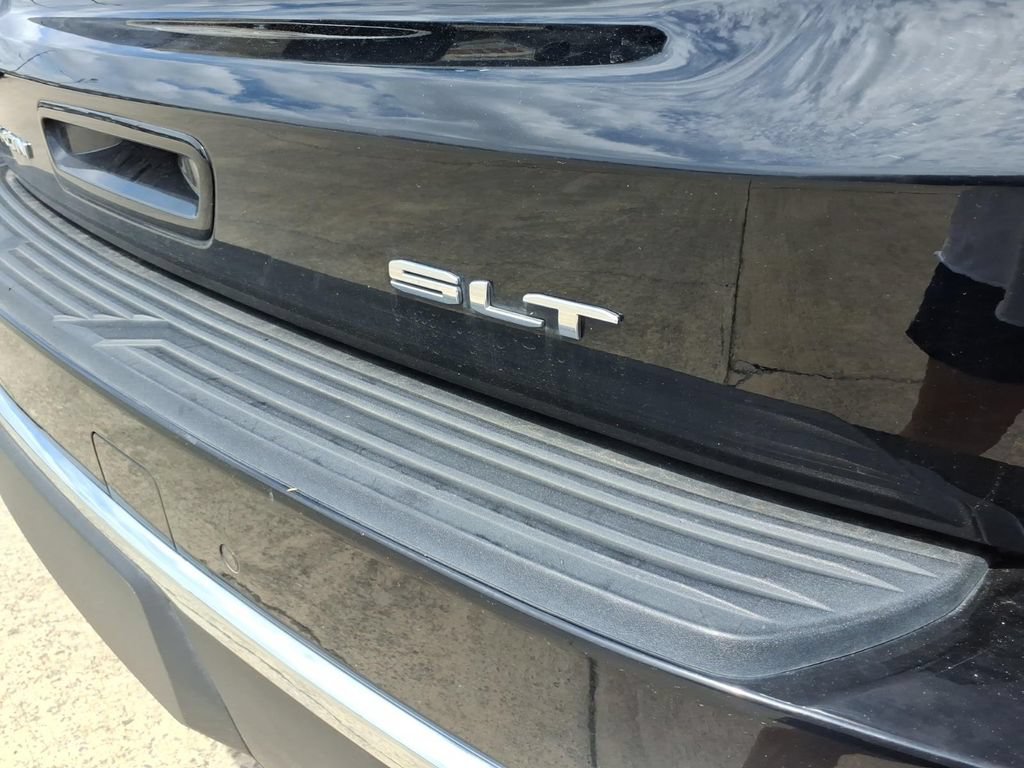 Used 2023 GMC Yukon SLT w/ SLT Premium Package RWD image 14