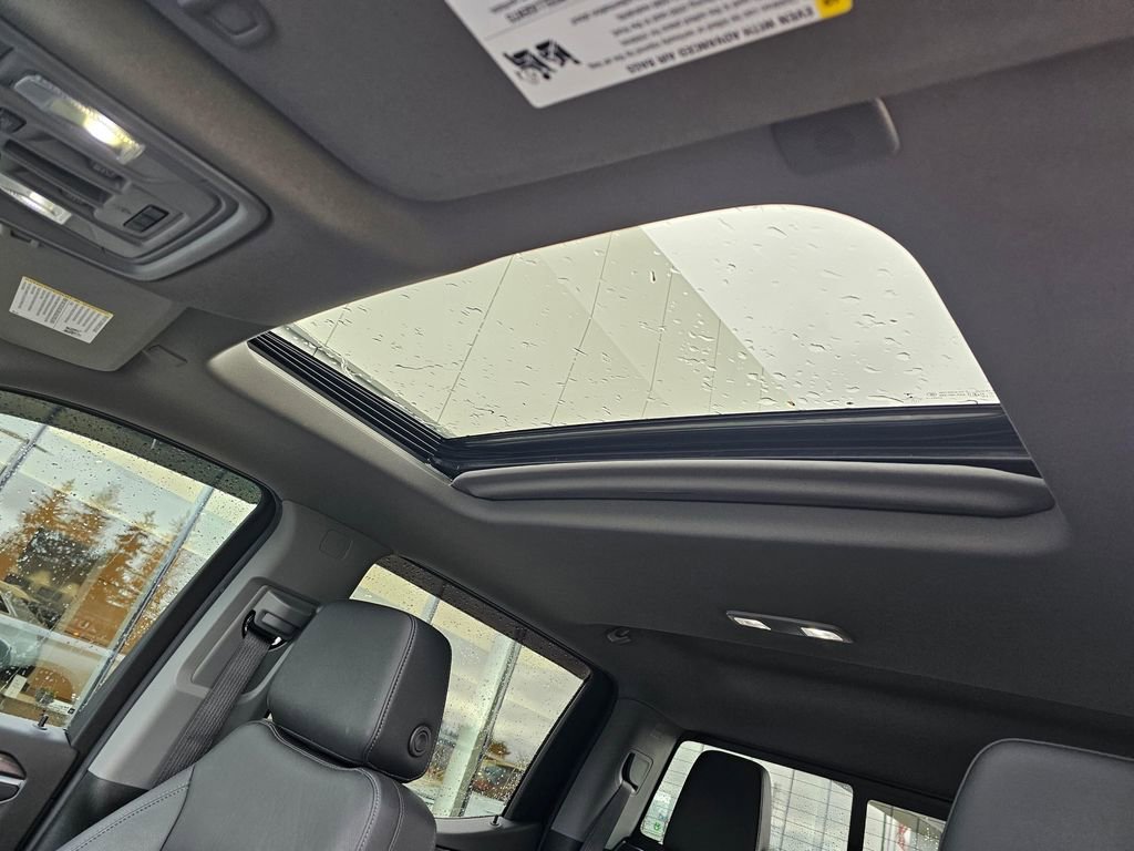 Used 2022 Chevrolet Silverado 1500 LTZ w/ LTZ Premium Package AWD/4WD image 23