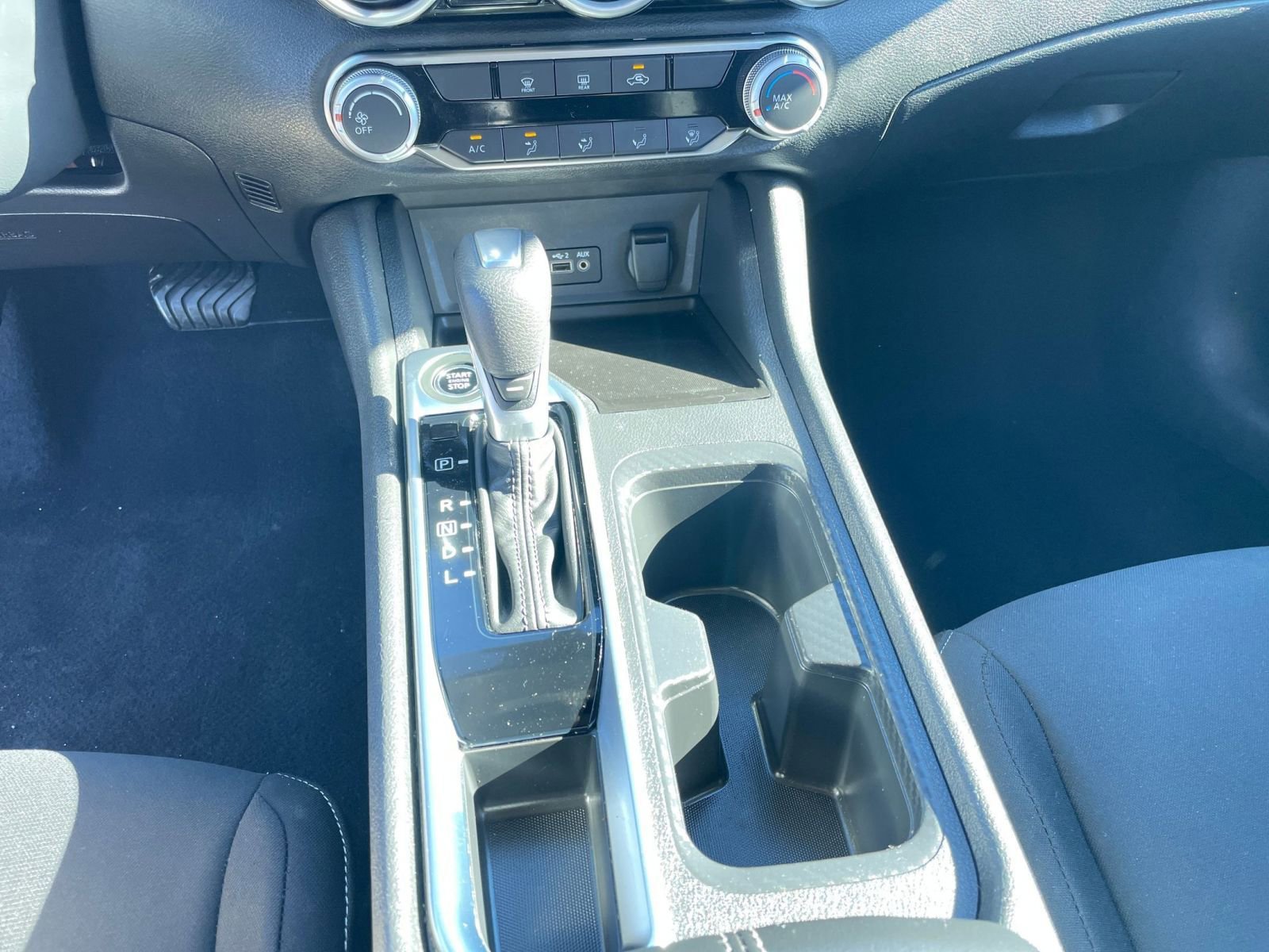 Used 2025 Nissan Sentra SV image 40